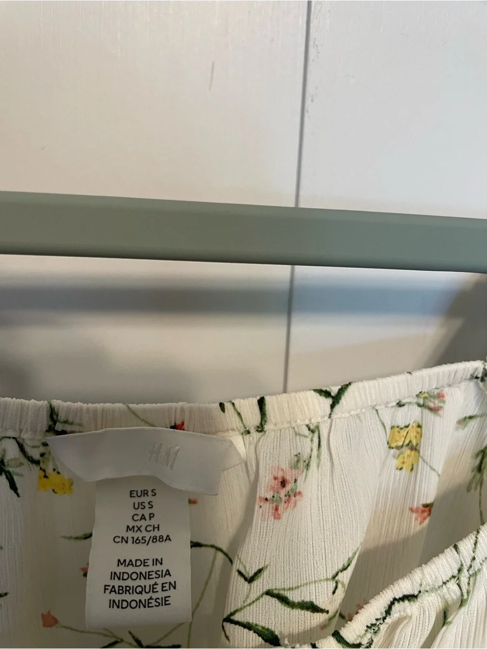 Bundle of 3 H&M cream with flowers , Divided blue and SHEIN yellow and black .